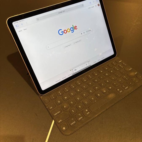 LAST CALL iPad Air 5th Gen and Smart Keyboard - Picture 3 of 15